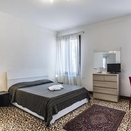 Ca Fenice Guest house *